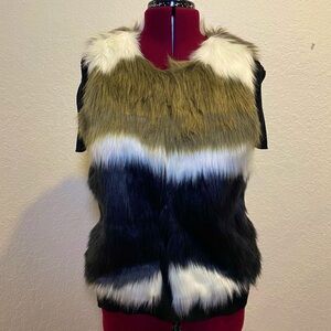 GB | Tan White & Black Fux Fur Vest M🦉